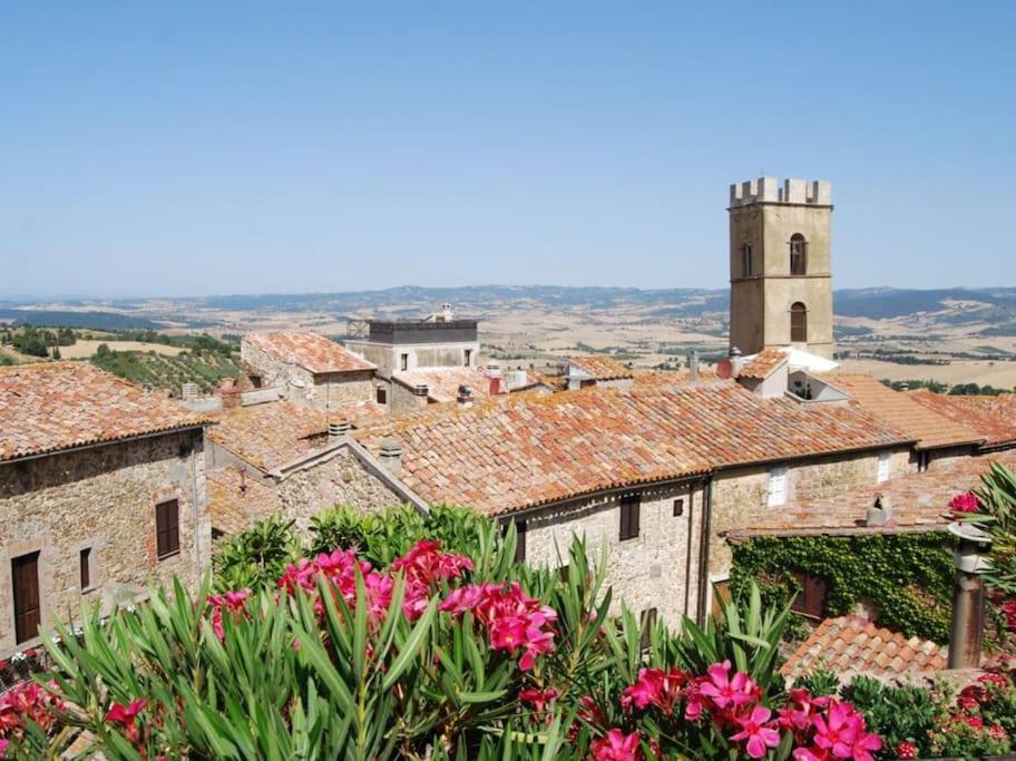 Zauber Im Turm - In Einem Der Schoensten Doerfer Montemerano Buitenkant foto